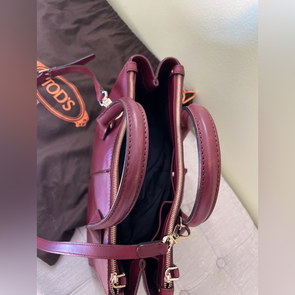 Authentic Tod’s D-Style Burgundy Leather Tote & Shoulder Bag - Picture 6 of 13